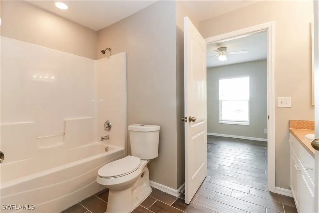 2213 NE 7th Avenue Cape Coral FL 33909