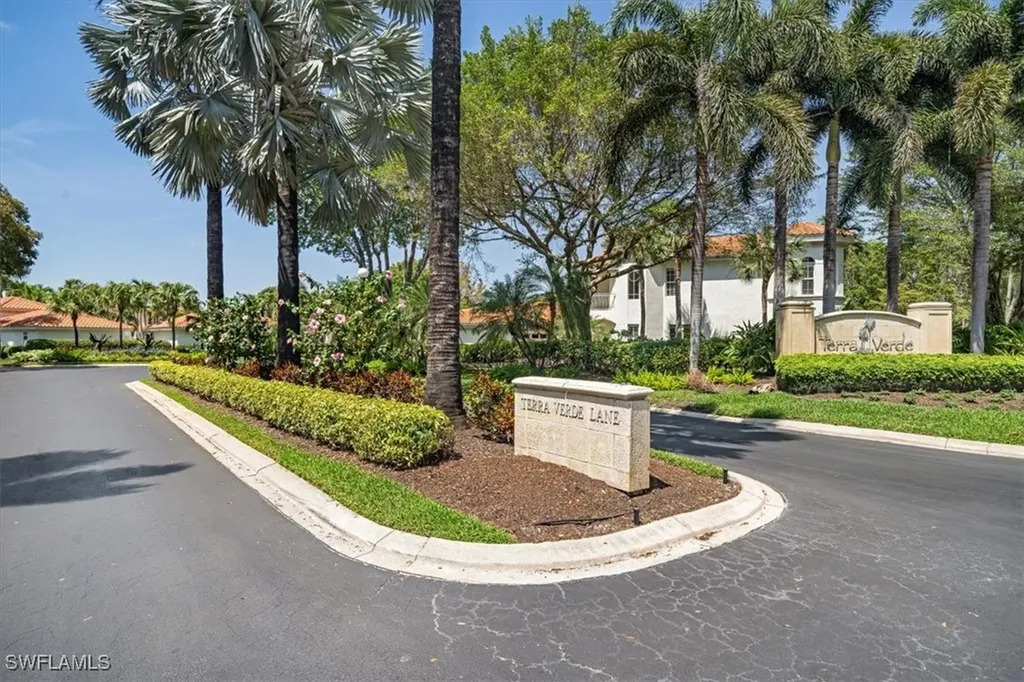 2387 Terra Verde Lane Naples FL 34105