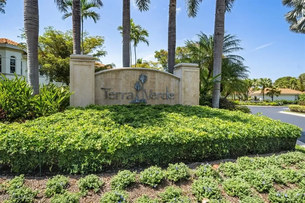 2387 Terra Verde Lane Naples FL 34105