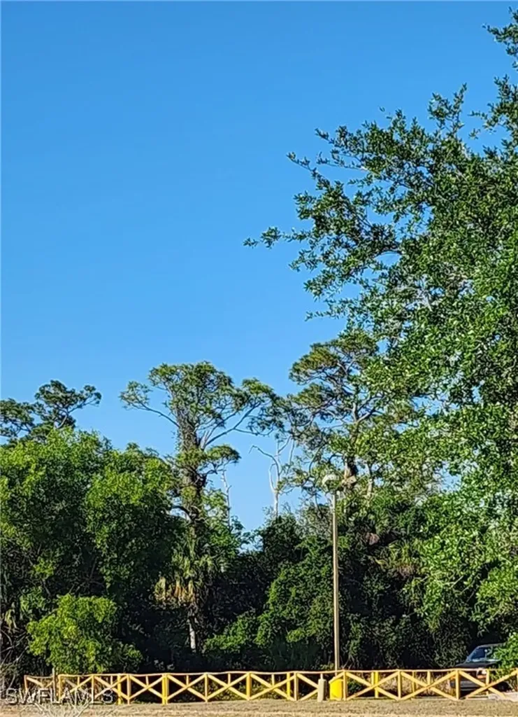 W Hickpochee Avenue Labelle FL 33935