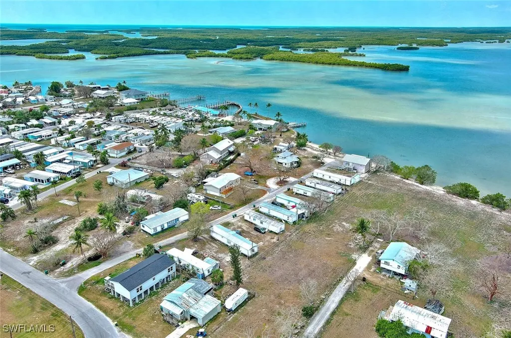 1165 Rewis Drive Chokoloskee FL 34138