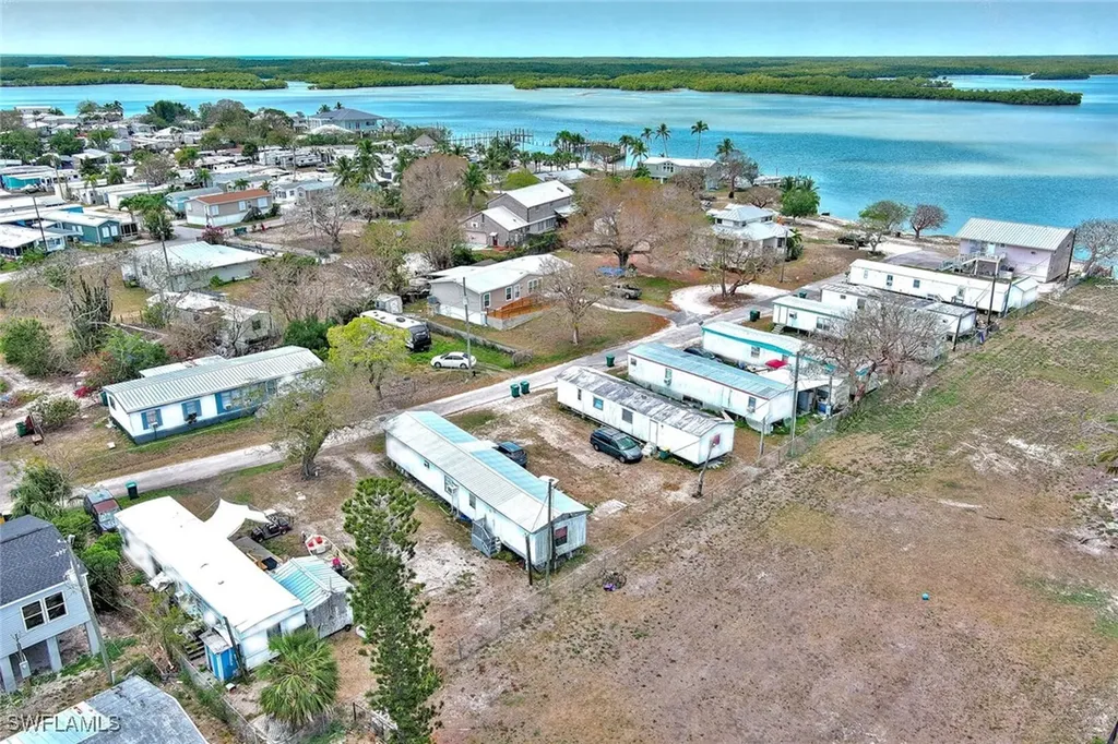 1165 Rewis Drive Chokoloskee FL 34138