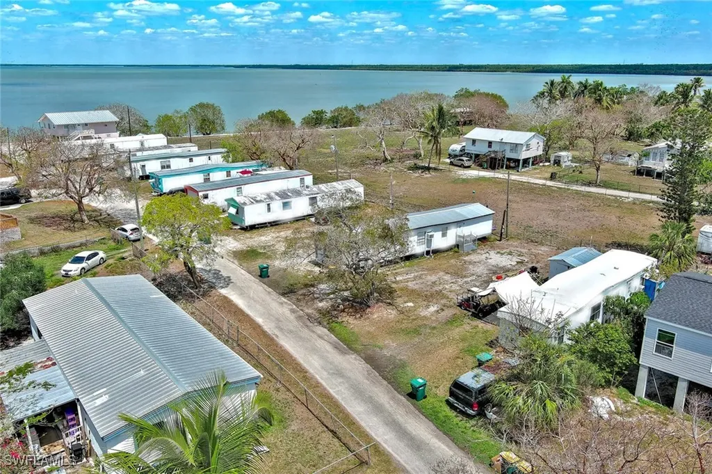 1165 Rewis Drive Chokoloskee FL 34138
