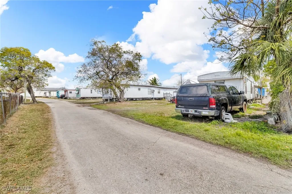 1165 Rewis Drive Chokoloskee FL 34138