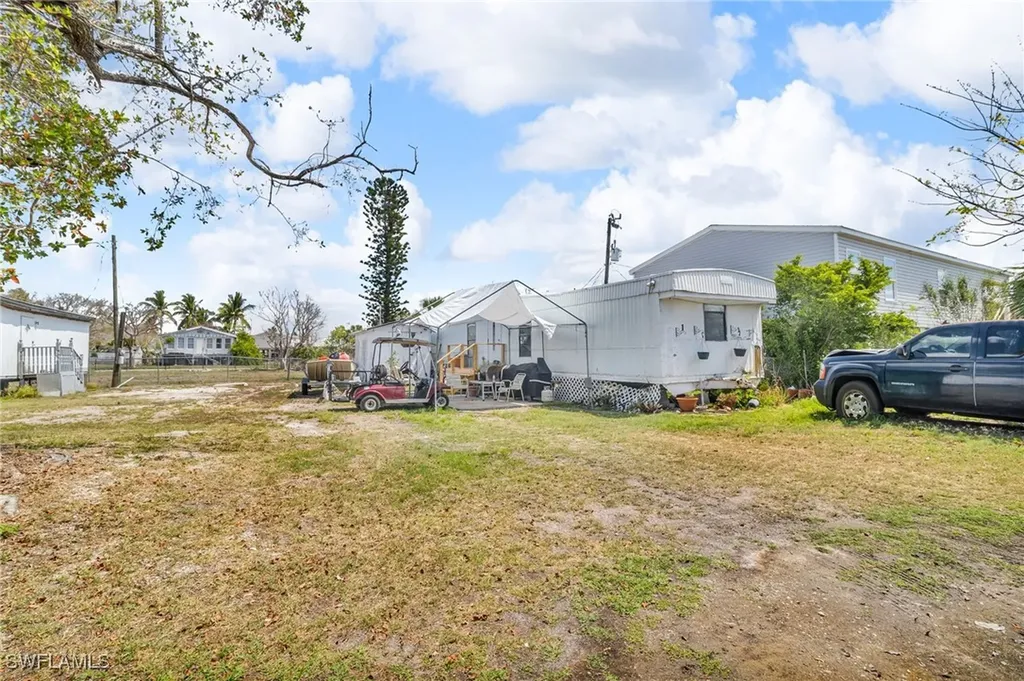 1165 Rewis Drive Chokoloskee FL 34138