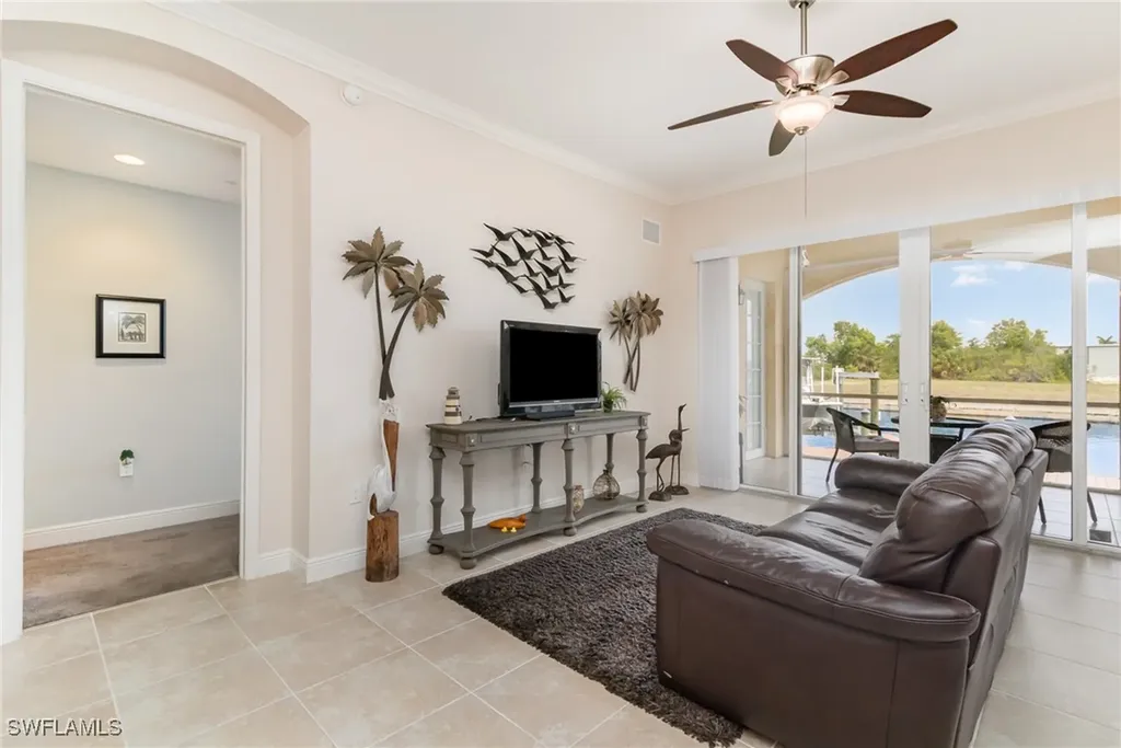 174 Shadroe Cove Circle Cape Coral FL 33991