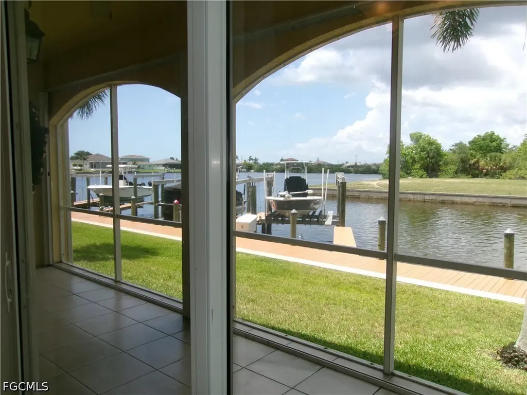 174 Shadroe Cove Circle Cape Coral FL 33991