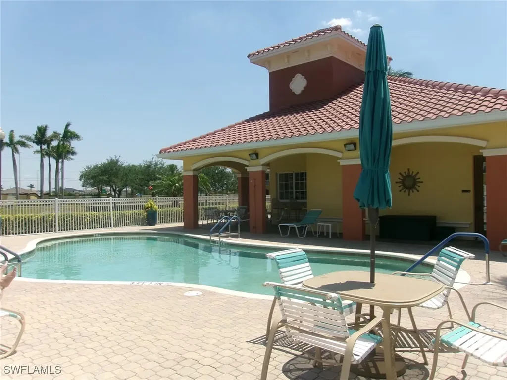 174 Shadroe Cove Circle Cape Coral FL 33991