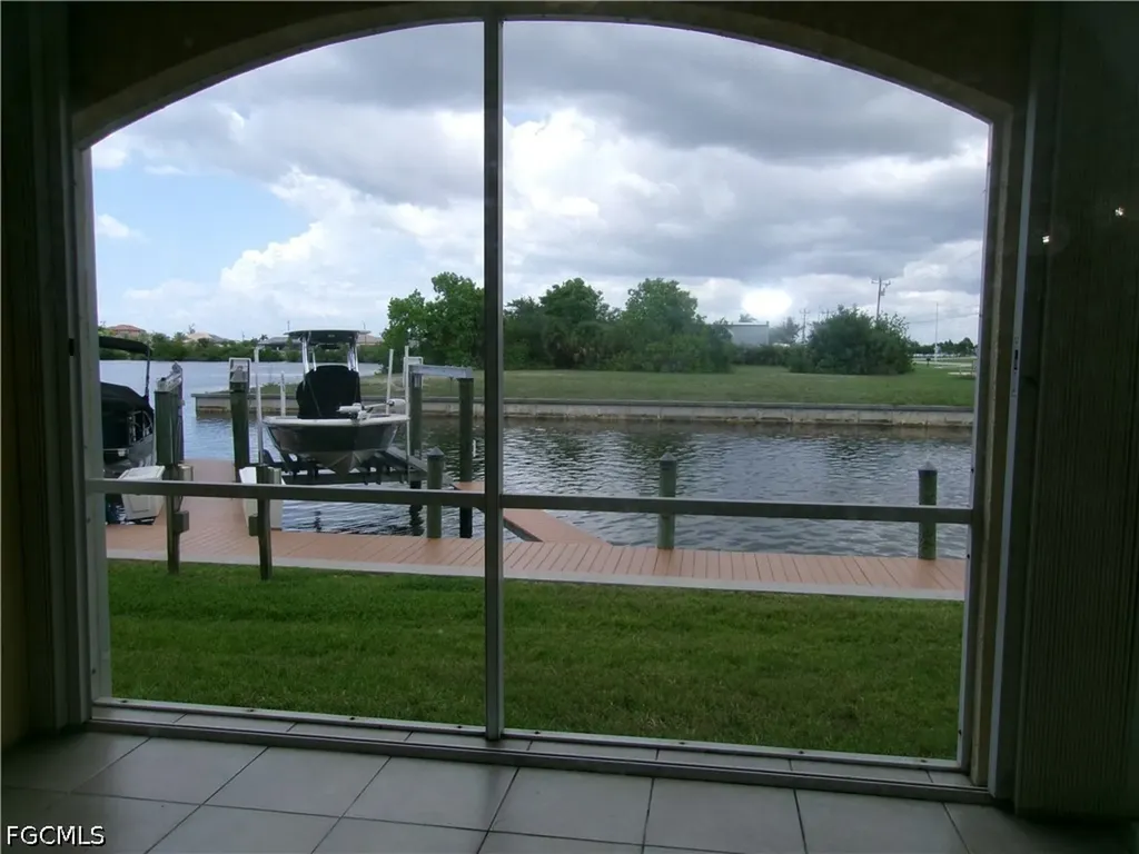 174 Shadroe Cove Circle Cape Coral FL 33991
