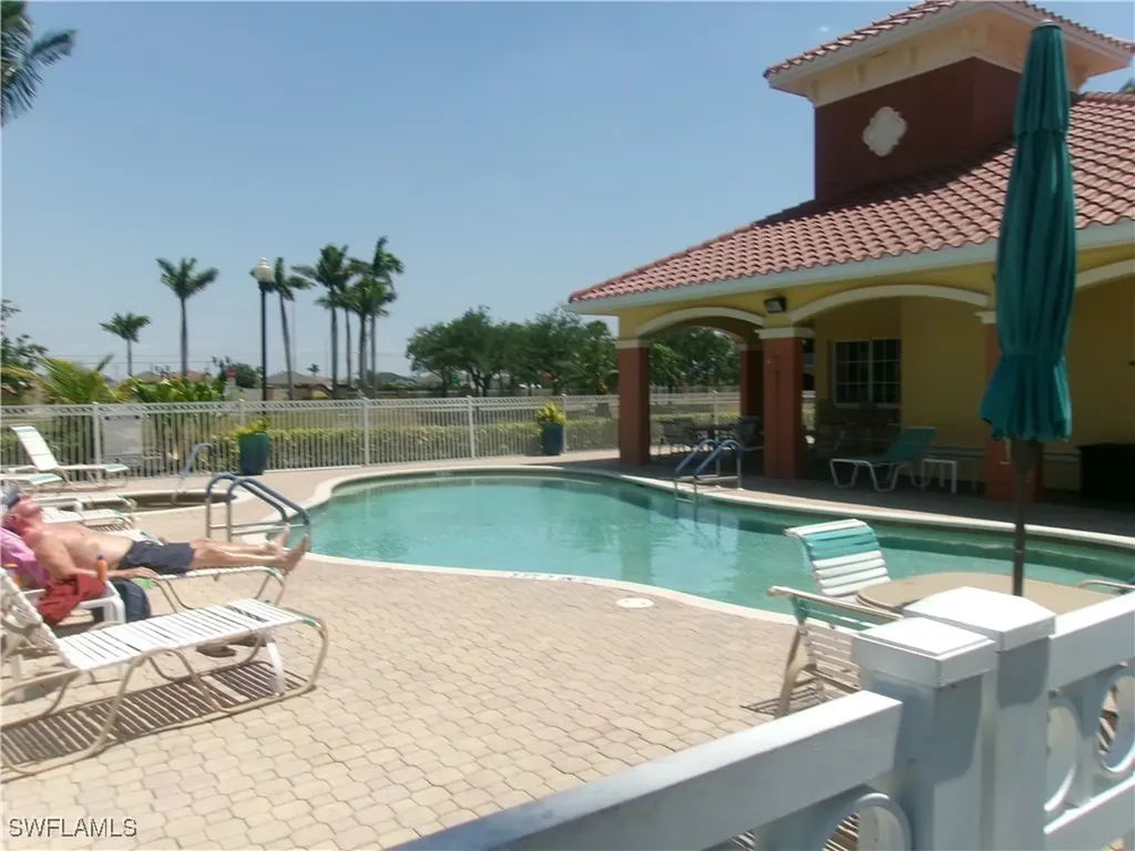 174 Shadroe Cove Circle Cape Coral FL 33991