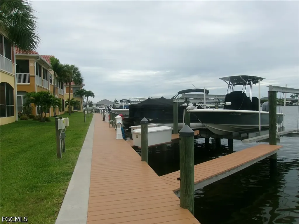 174 Shadroe Cove Circle Cape Coral FL 33991