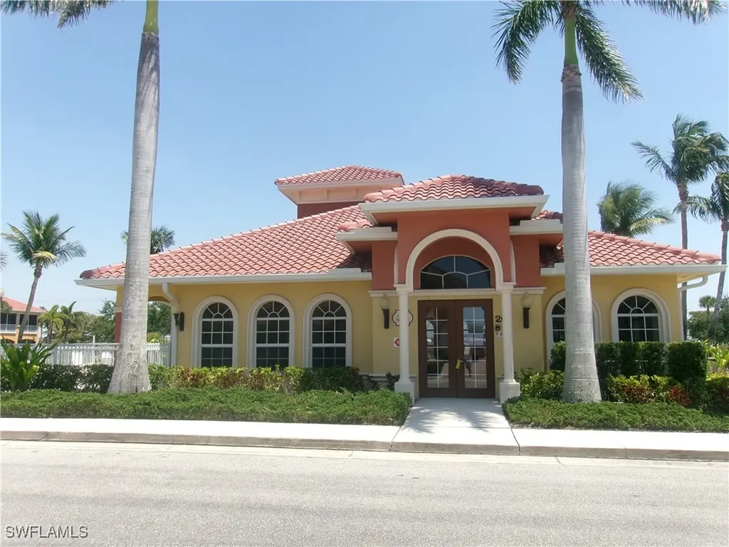 174 Shadroe Cove Circle Cape Coral FL 33991