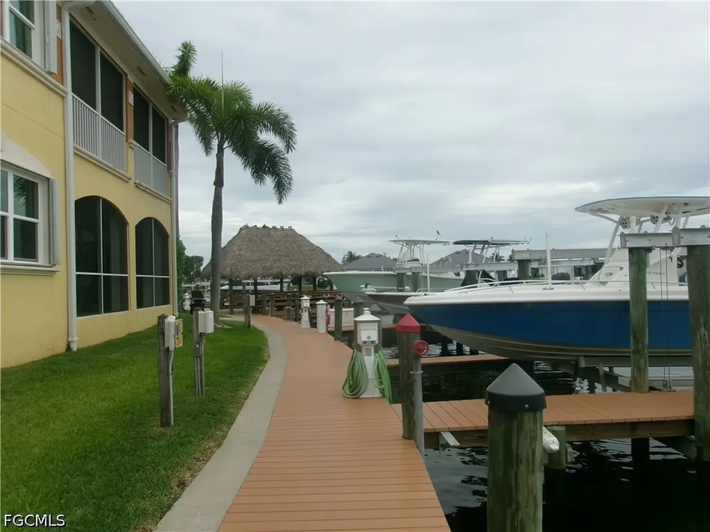 174 Shadroe Cove Circle Cape Coral FL 33991