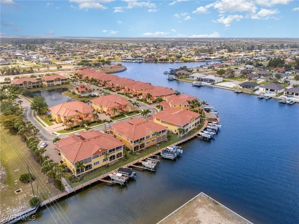 174 Shadroe Cove Circle Cape Coral FL 33991
