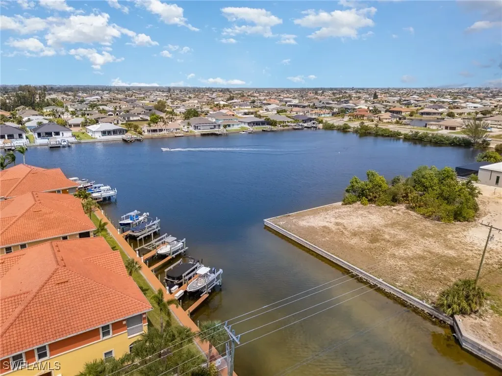 174 Shadroe Cove Circle Cape Coral FL 33991