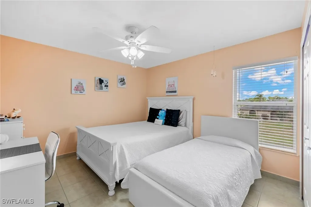 904 SE 13th Street Cape Coral FL 33990