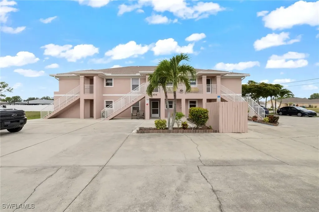 904 SE 13th Street Cape Coral FL 33990