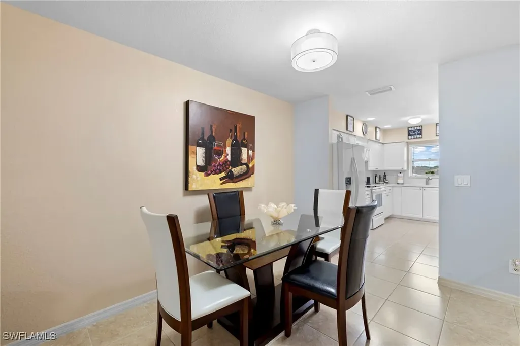 904 SE 13th Street Cape Coral FL 33990