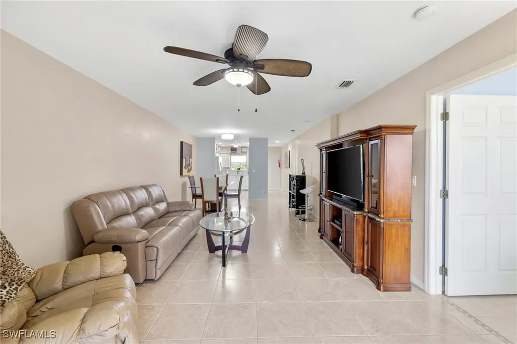 904 SE 13th Street Cape Coral FL 33990