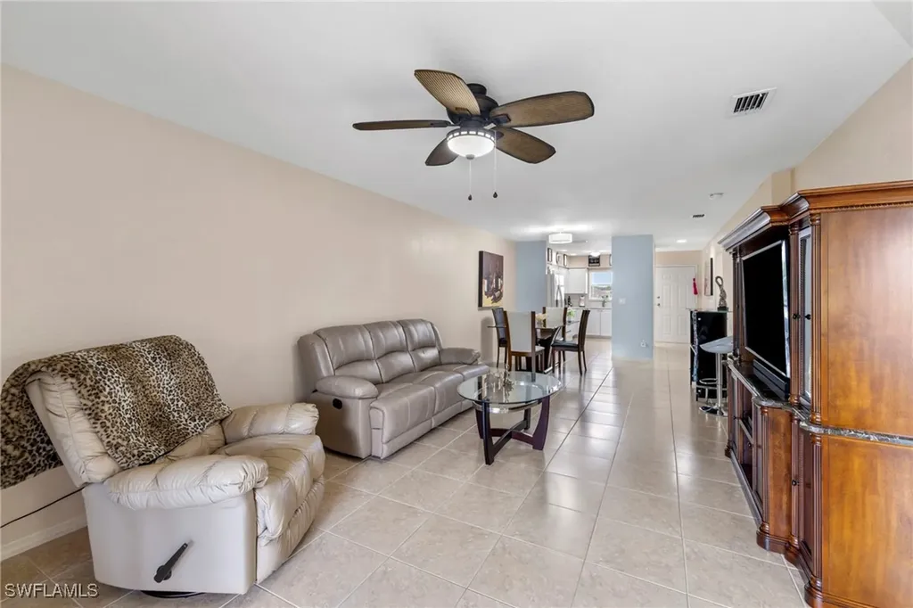 904 SE 13th Street Cape Coral FL 33990