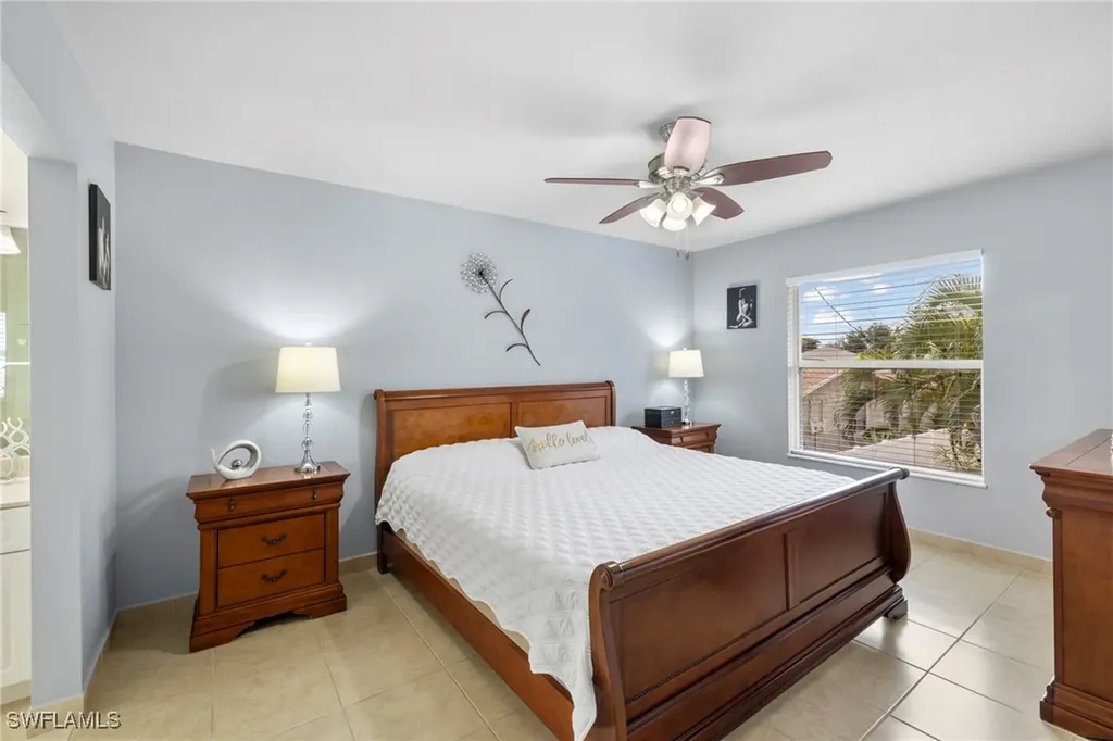 904 SE 13th Street Cape Coral FL 33990
