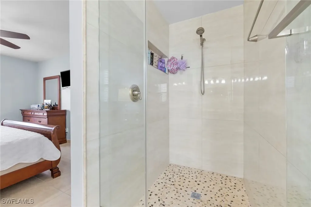 904 SE 13th Street Cape Coral FL 33990