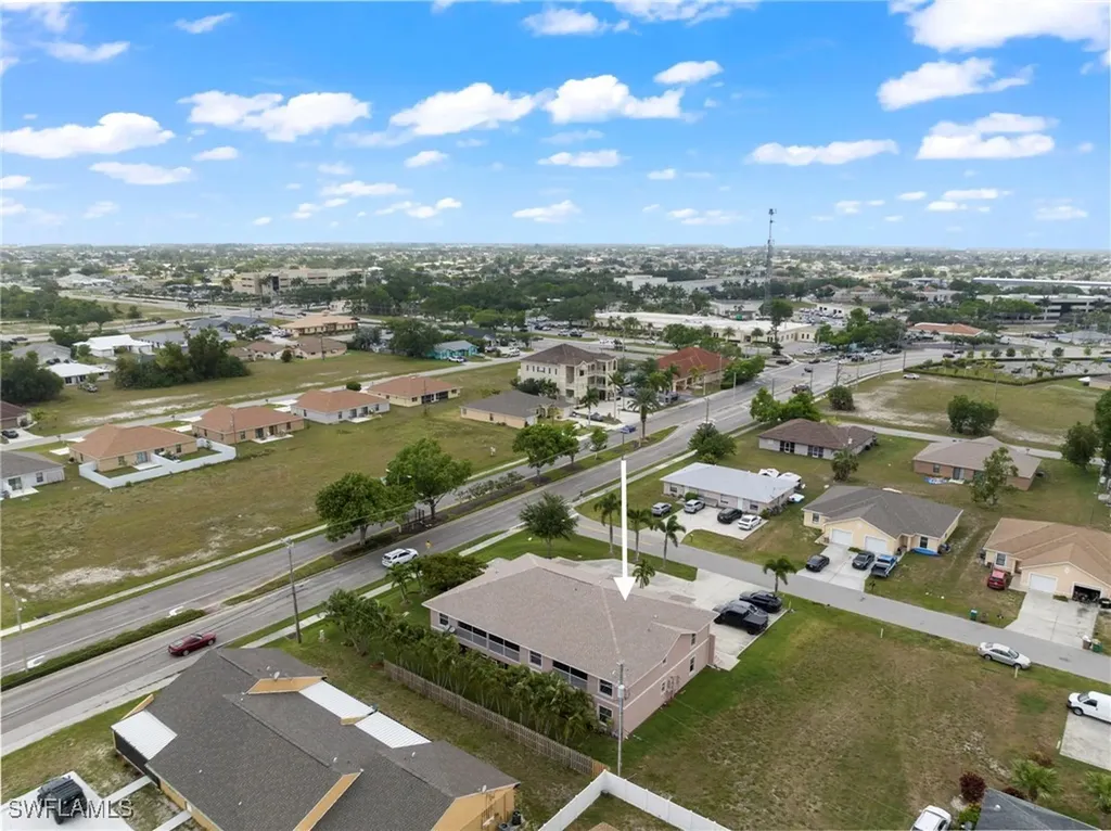 904 SE 13th Street Cape Coral FL 33990