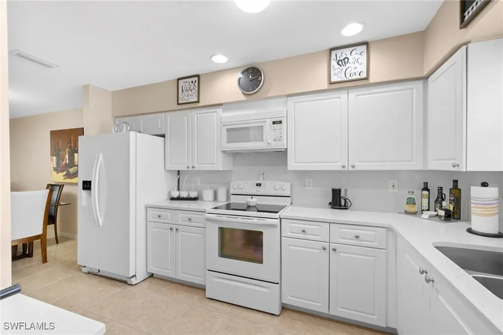 904 SE 13th Street Cape Coral FL 33990