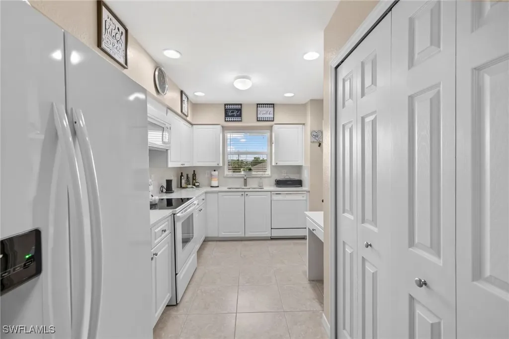 904 SE 13th Street Cape Coral FL 33990