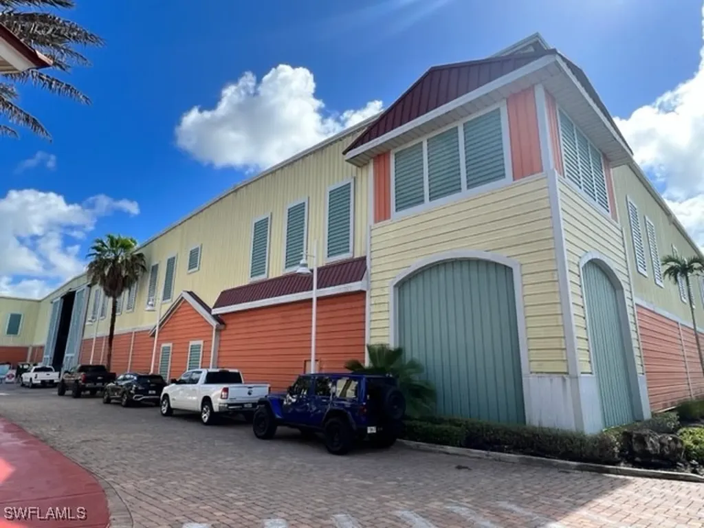 477 North Road Naples FL 34104