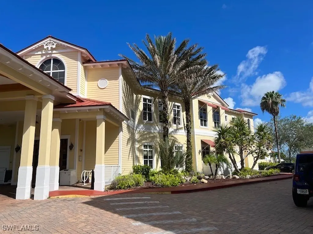 477 North Road Naples FL 34104