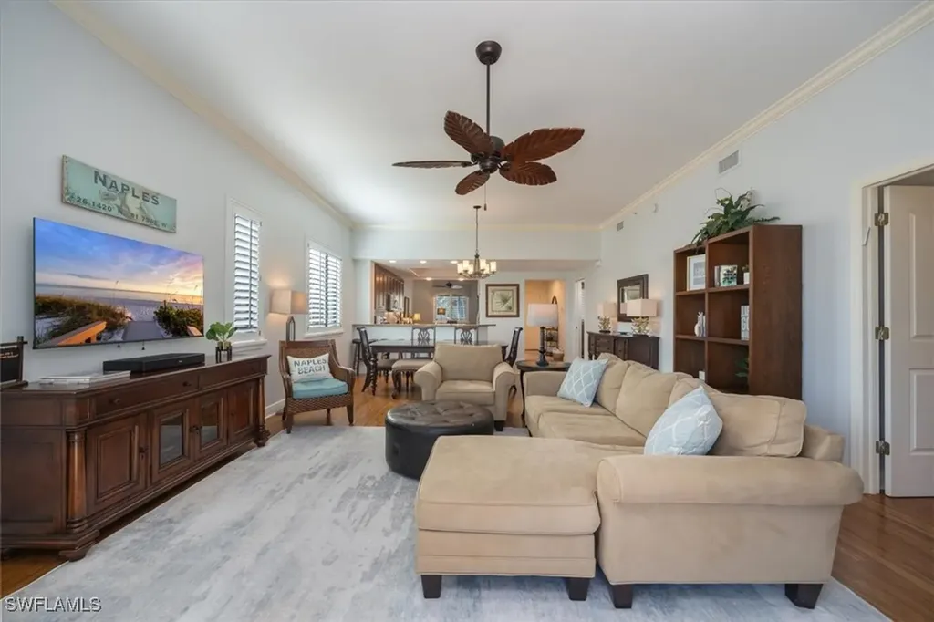 985 Sandpiper Street Naples FL 34102