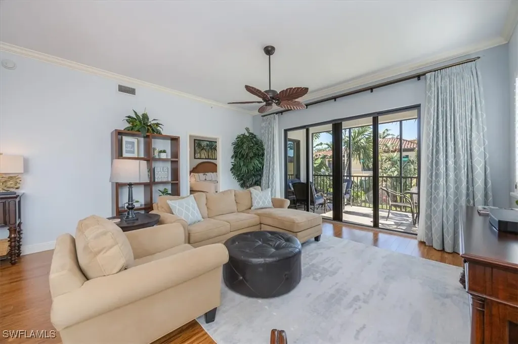 985 Sandpiper Street Naples FL 34102
