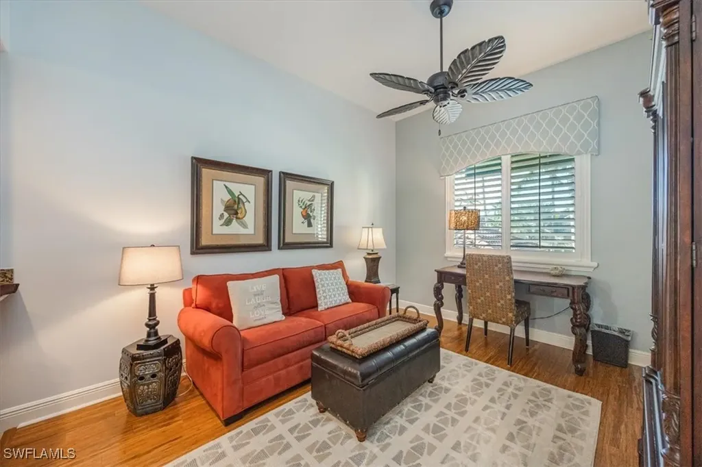 985 Sandpiper Street Naples FL 34102