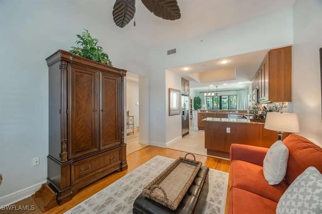 985 Sandpiper Street Naples FL 34102