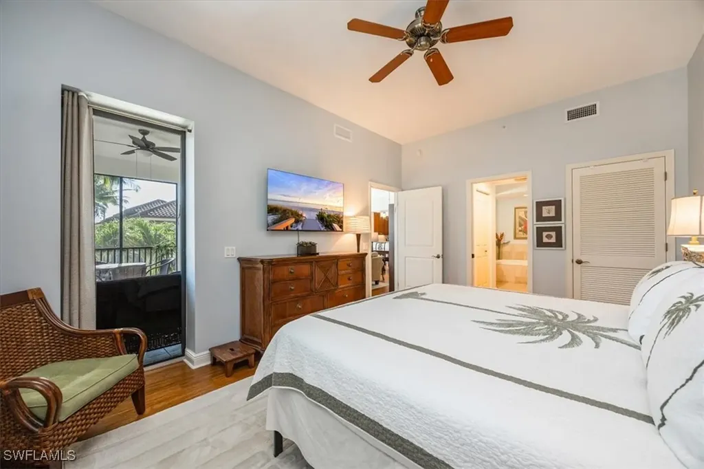 985 Sandpiper Street Naples FL 34102