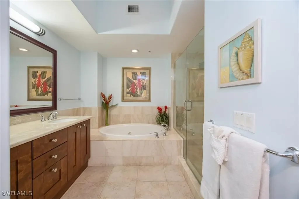 985 Sandpiper Street Naples FL 34102