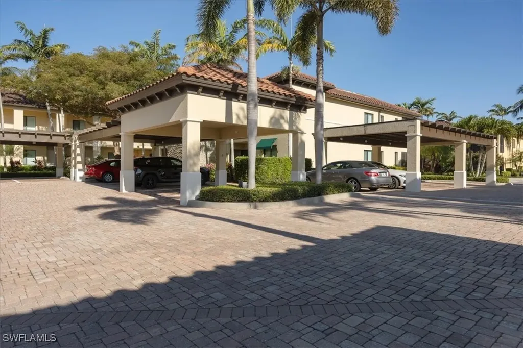 985 Sandpiper Street Naples FL 34102