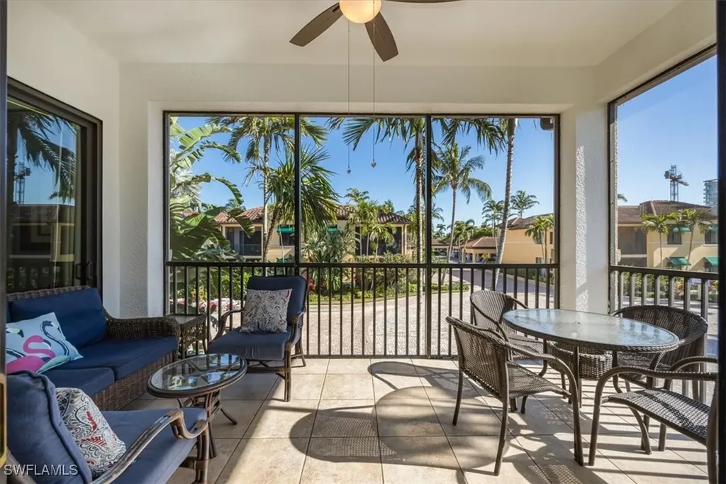 985 Sandpiper Street Naples FL 34102