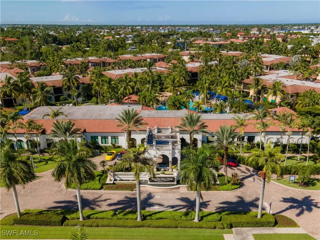 985 Sandpiper Street Naples FL 34102