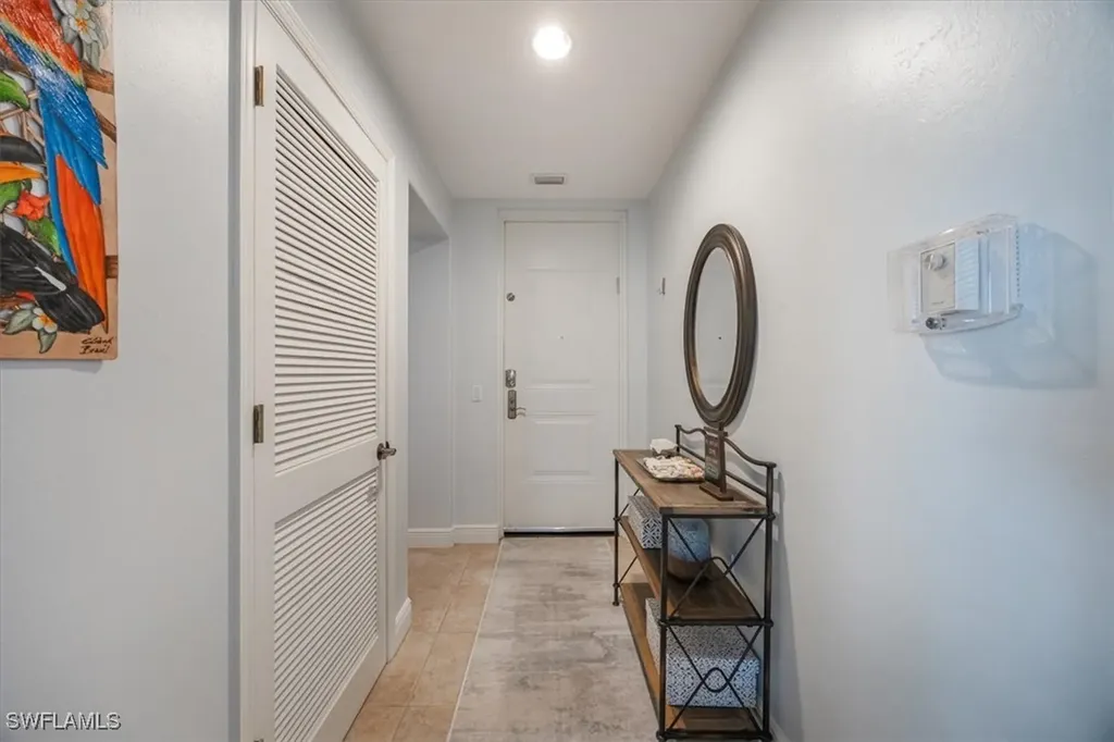 985 Sandpiper Street Naples FL 34102