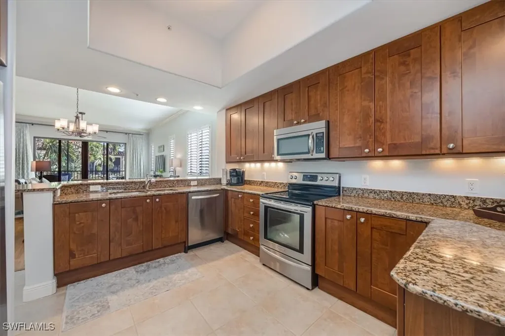 985 Sandpiper Street Naples FL 34102