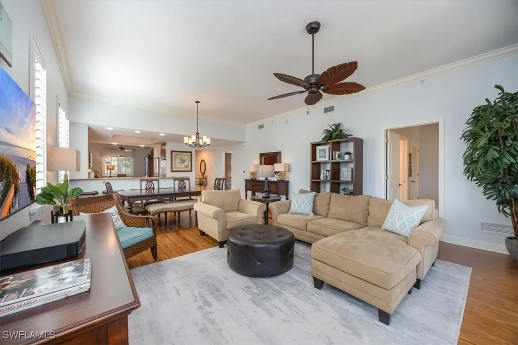 985 Sandpiper Street Naples FL 34102
