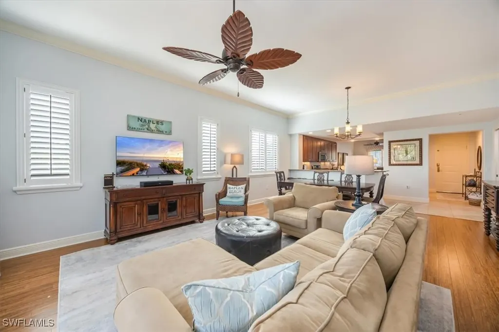985 Sandpiper Street Naples FL 34102