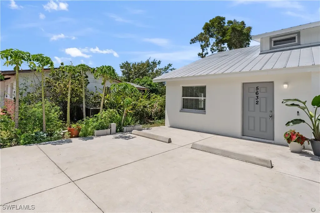 5632 10th Avenue Fort Myers FL 33907