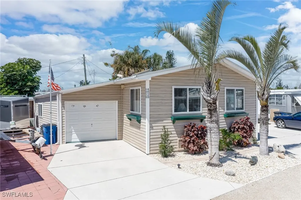 4828 Flamingo Drive St. James City FL 33956