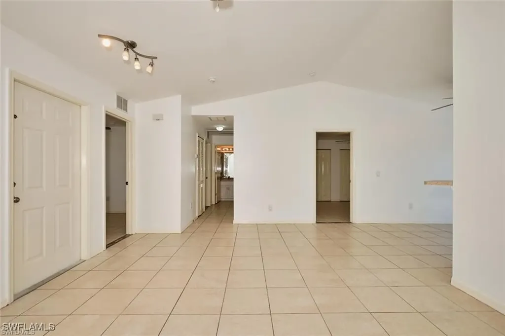 3825/3827 Hollycrest Street Fort Myers FL 33905