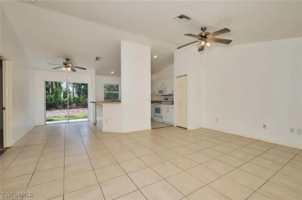 3825/3827 Hollycrest Street Fort Myers FL 33905