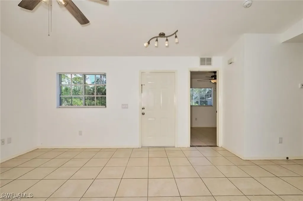 3825/3827 Hollycrest Street Fort Myers FL 33905