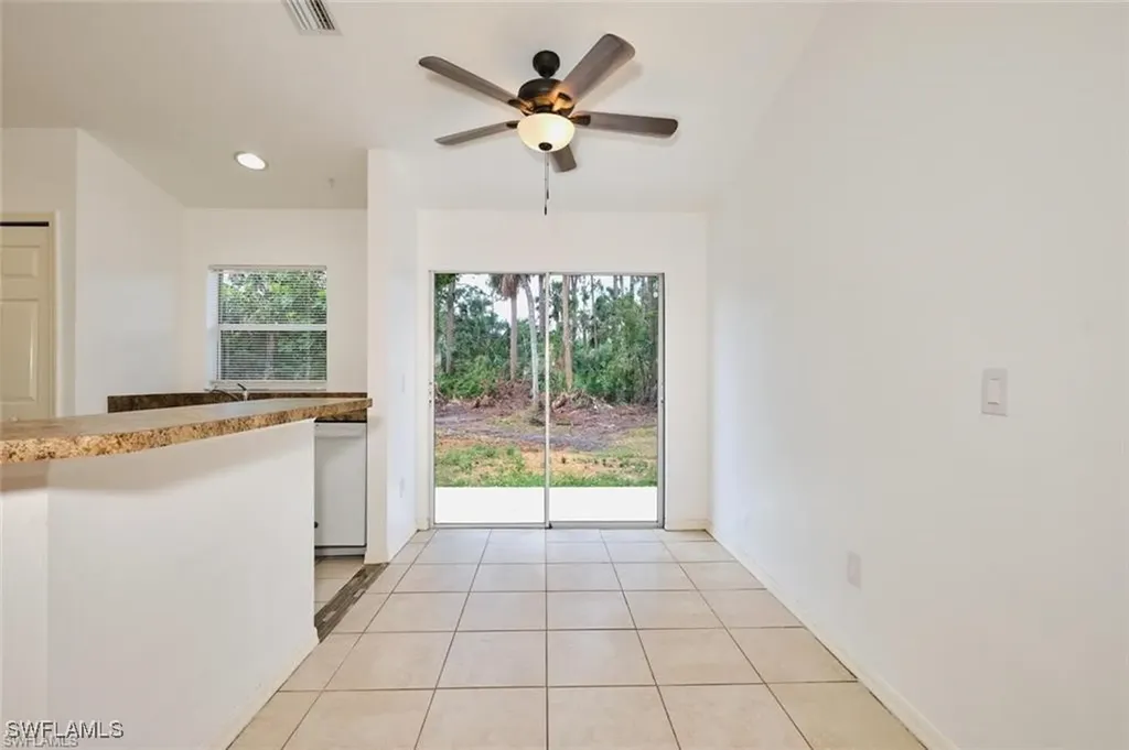 3825/3827 Hollycrest Street Fort Myers FL 33905
